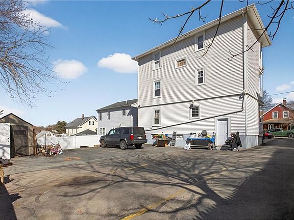 5th image of 277 Ward St