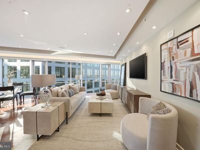 1111 19th St N APT 2705, Arlington, VA, 22209