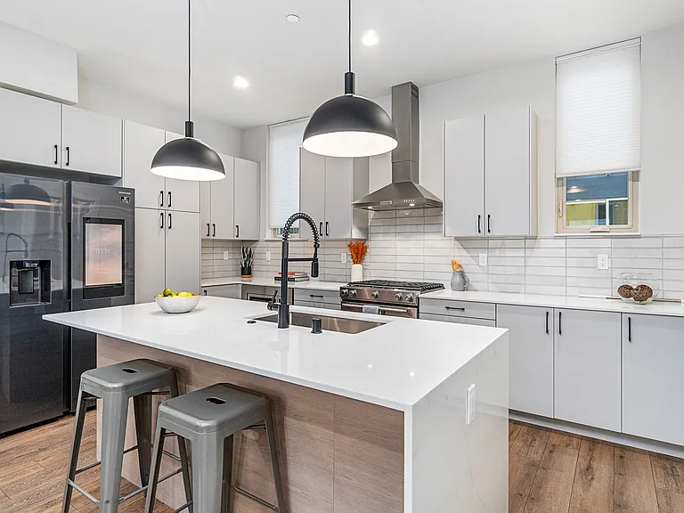 1772 Alki Ave SW #B — Photo 3