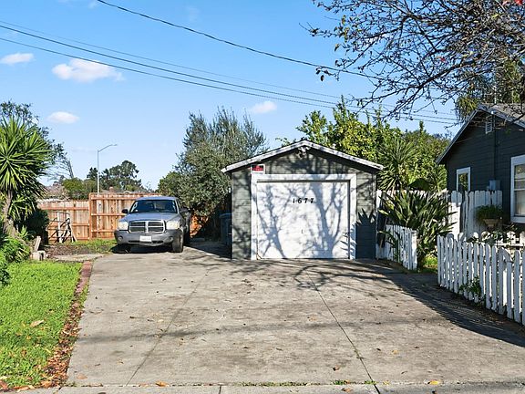 5th image of 1677 Hearn Avenue