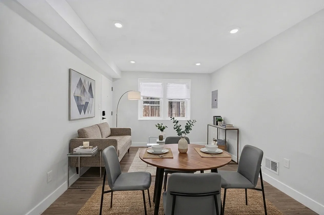 3 bed, 1.5 bath, 700 sqft, $4,600 — Photo 1