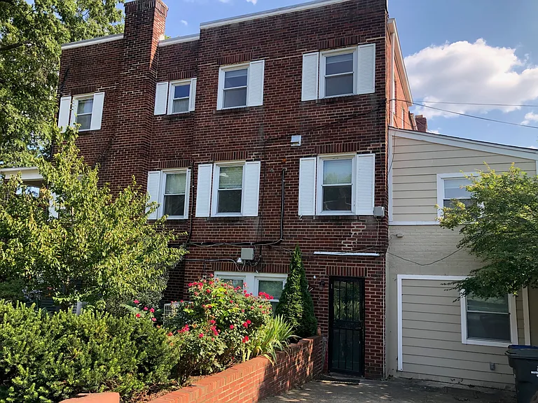 440 21st St NE #1 — Photo 11