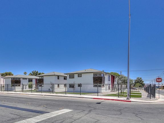 3rd image of 1003 E Clark Ave