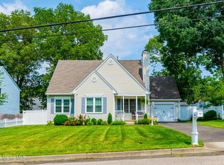 161 Stowaway Rd, Manahawkin, NJ 08050