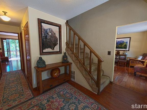 3rd image of 1608 Skyline Dr