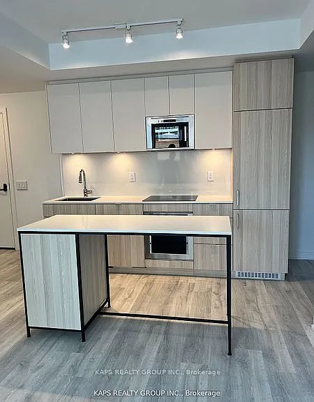 215 Lakeshore Rd W #201 — Photo 4