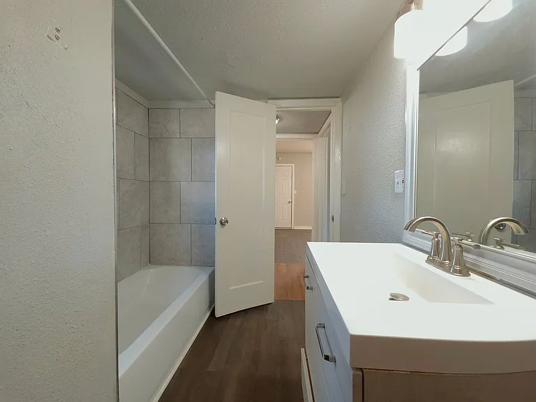 2602 Amherst St — Photo 10