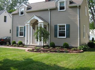 110 Winstead Rd, Rochester, NY 14609