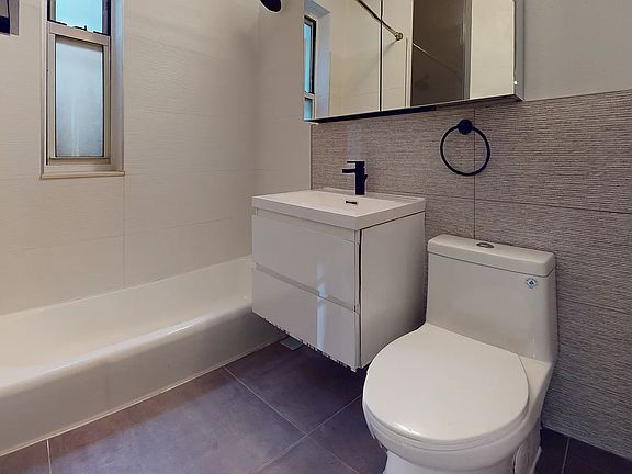 3rd image of 340 E 58th St #2EF