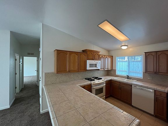 2nd image of 3221 Turtle Creek Dr