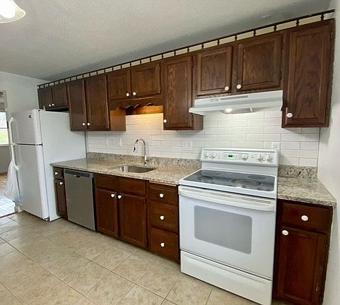 3rd image of 12 Cutter St APT 2