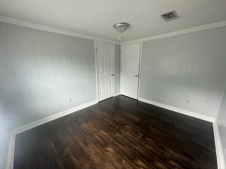 4831 Community Ave — Photo 8