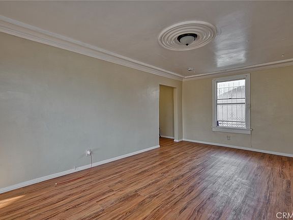 4th image of 850 W 132nd St