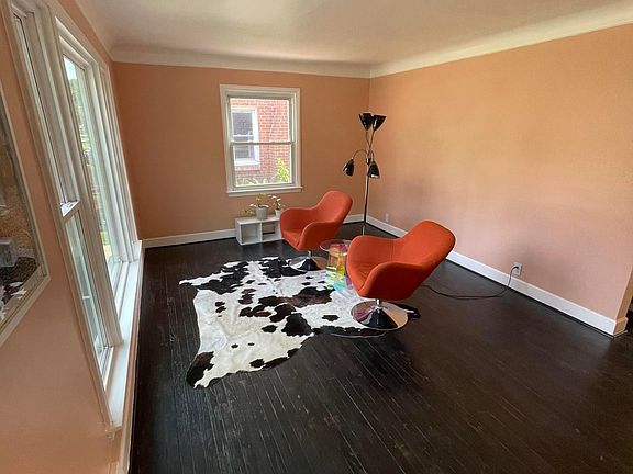 2nd image of 2111 N Connecticut Ave