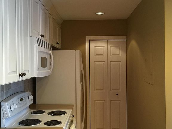 4th image of 5820 Inman Park Cir #716