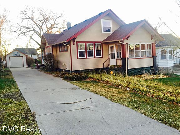 2nd image of 4533 Seward St