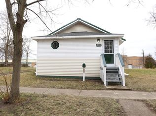 1305 4th St, Three Rivers, MI 49093