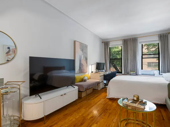 242 East 87th Street image 2 of 9