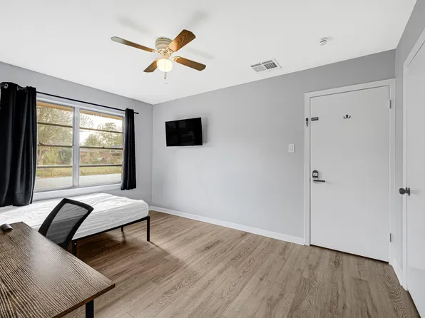(undisclosed Address), Houston, TX 77076