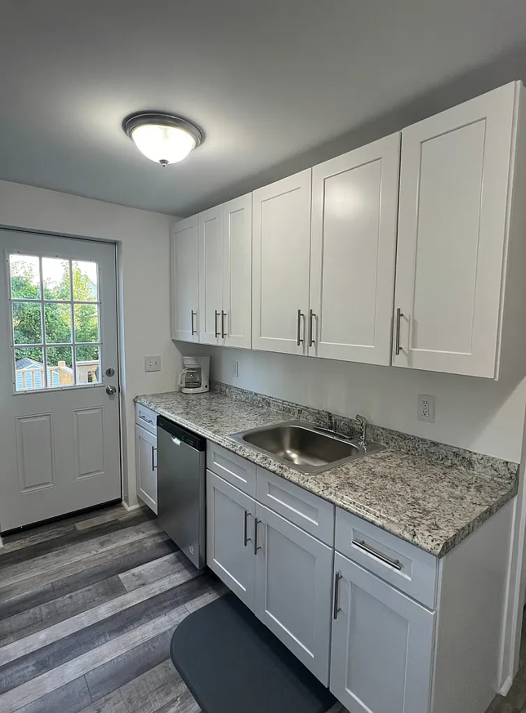 2 bed, 900 sqft, $1,400 — Photo 2