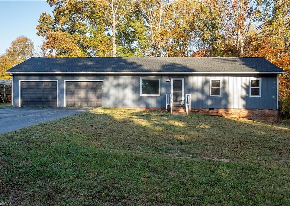 1st image of 3413 Deerbrook Dr