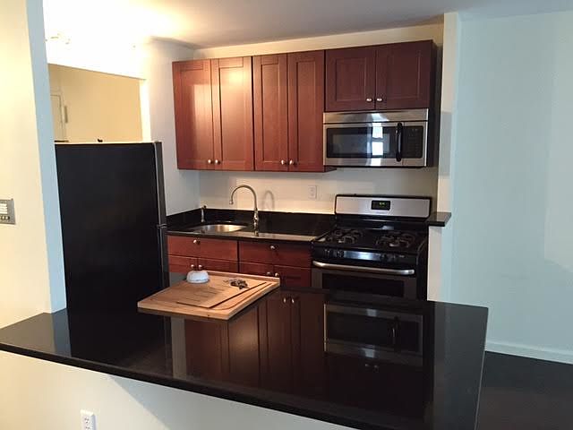 1st image of 829 Greenwood Ave APT 5B