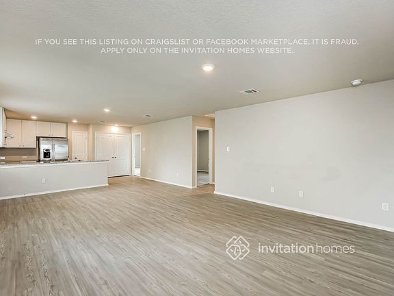 5th image of 128 Hollywood Dr