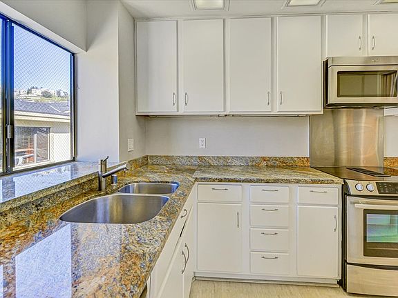 5th image of 545 S Eliseo Dr