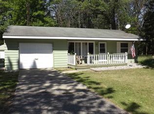 2096 Pontiac Dr, Prudenville, MI 48651