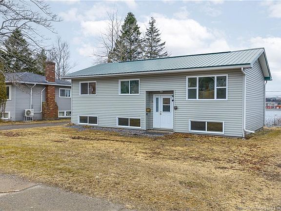 2nd image of 14 Mountain Rd