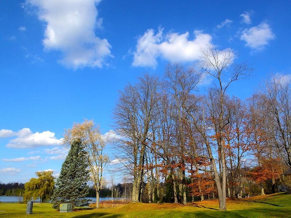 1st image of 363 Cove Dr SE