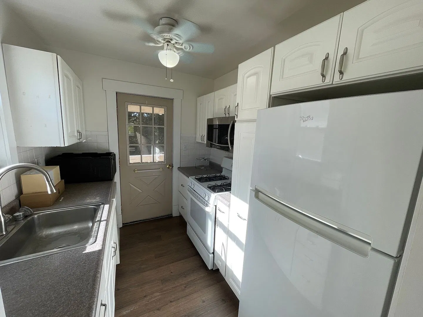Charming, freshly renovated home with modern updates and extra living space! — Photo 4