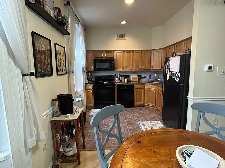 2034 Green St #C — Photo 10