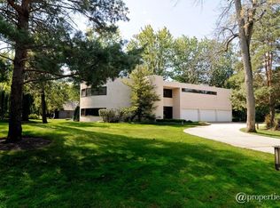 2455 W Course Dr, Riverwoods, IL 60015