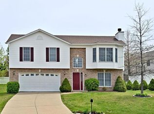 1403 Fairview Farms Dr, Wentzville, MO 63385