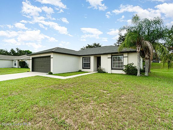 2nd image of 11833 Foxglove Dr