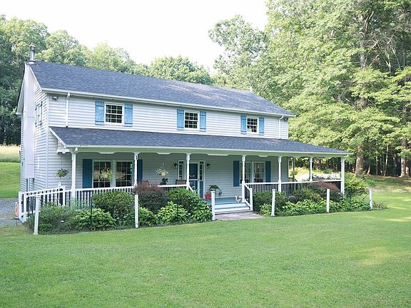 2nd image of 205 Elizabeth Kay Ln