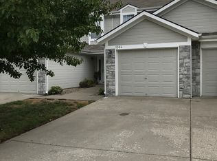 1364 NW Hidden Ridge Cir, Blue Springs, MO 64015