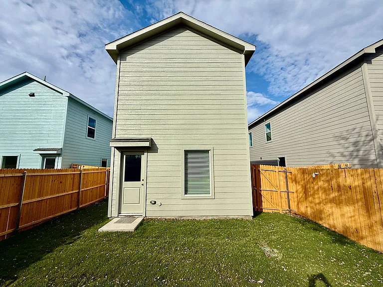 717 Sandhill Crane Ln — Photo 32