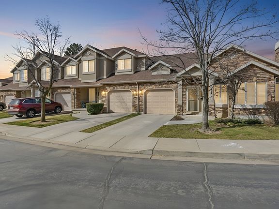 2nd image of 623 E Clearwater Dr #15