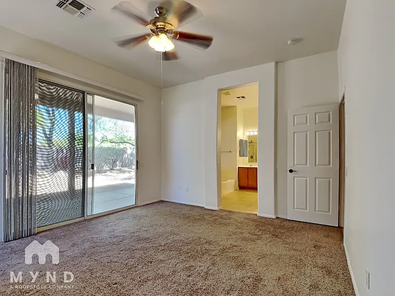 4528 E Rowel Rd — Photo 11