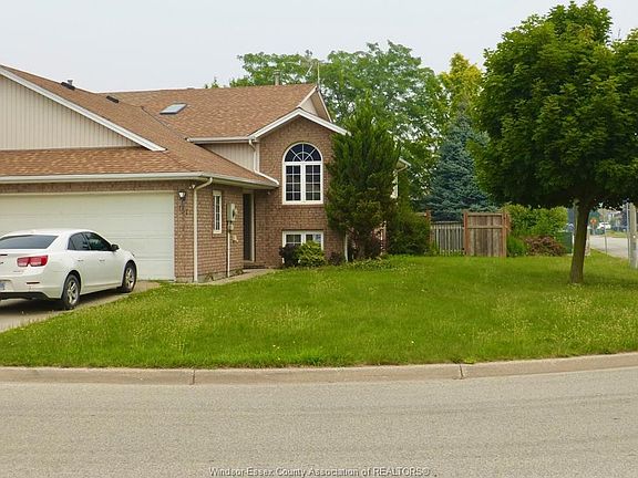 5th image of 151 Christina Cres