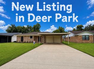 2806 Spa Dr, Deer Park, TX 77536