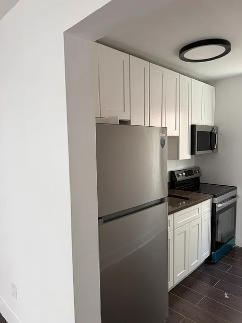 2 bed, 850 sqft, $1,800 — Photo 2
