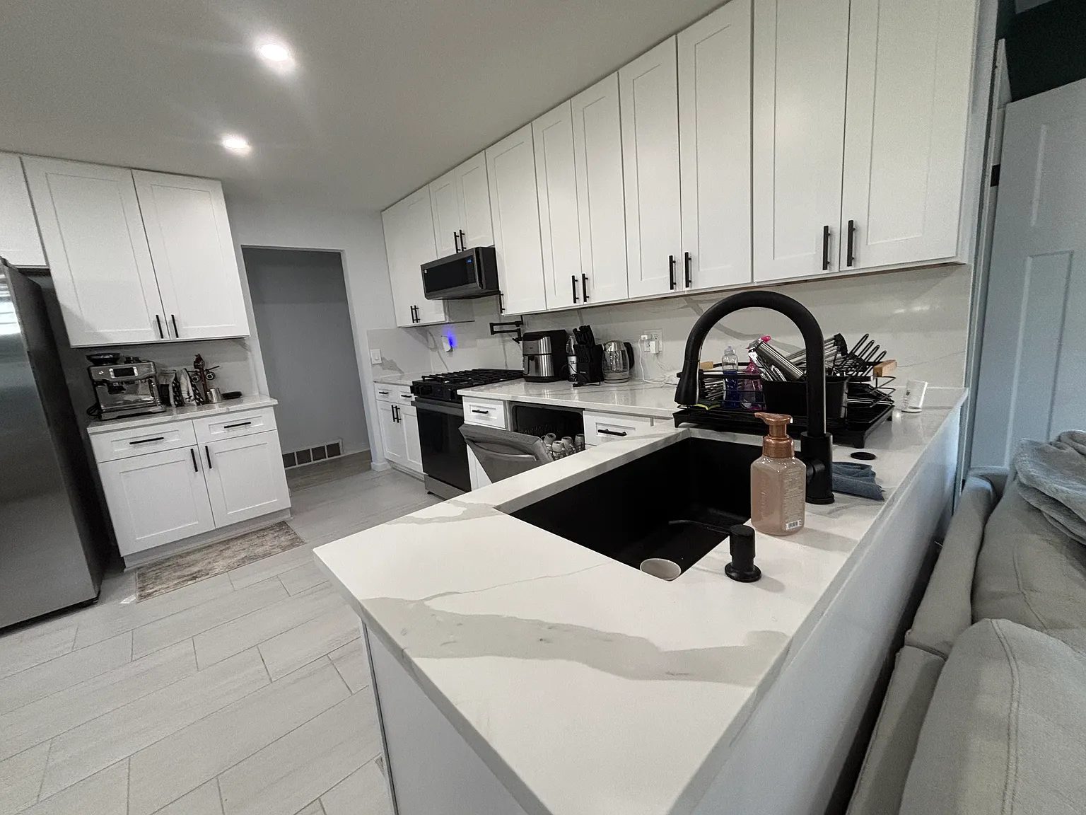 3 bed, 2310 sqft, $2,600 — Photo 3