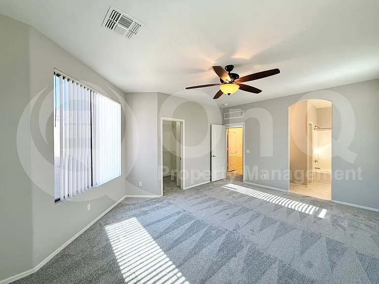 5310 E Hilton Ave — Photo 14