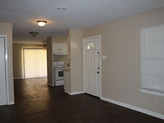 4th image of 4934 Seabreeze Dr