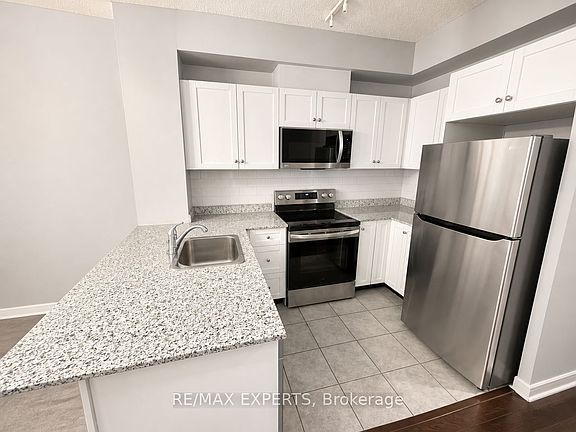 3rd image of 1359 Rathburn Rd E