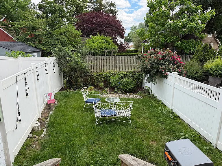 122 Fowler Ave — Photo 10