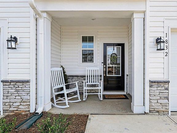 3rd image of 1832 Pheasant Trace Cir